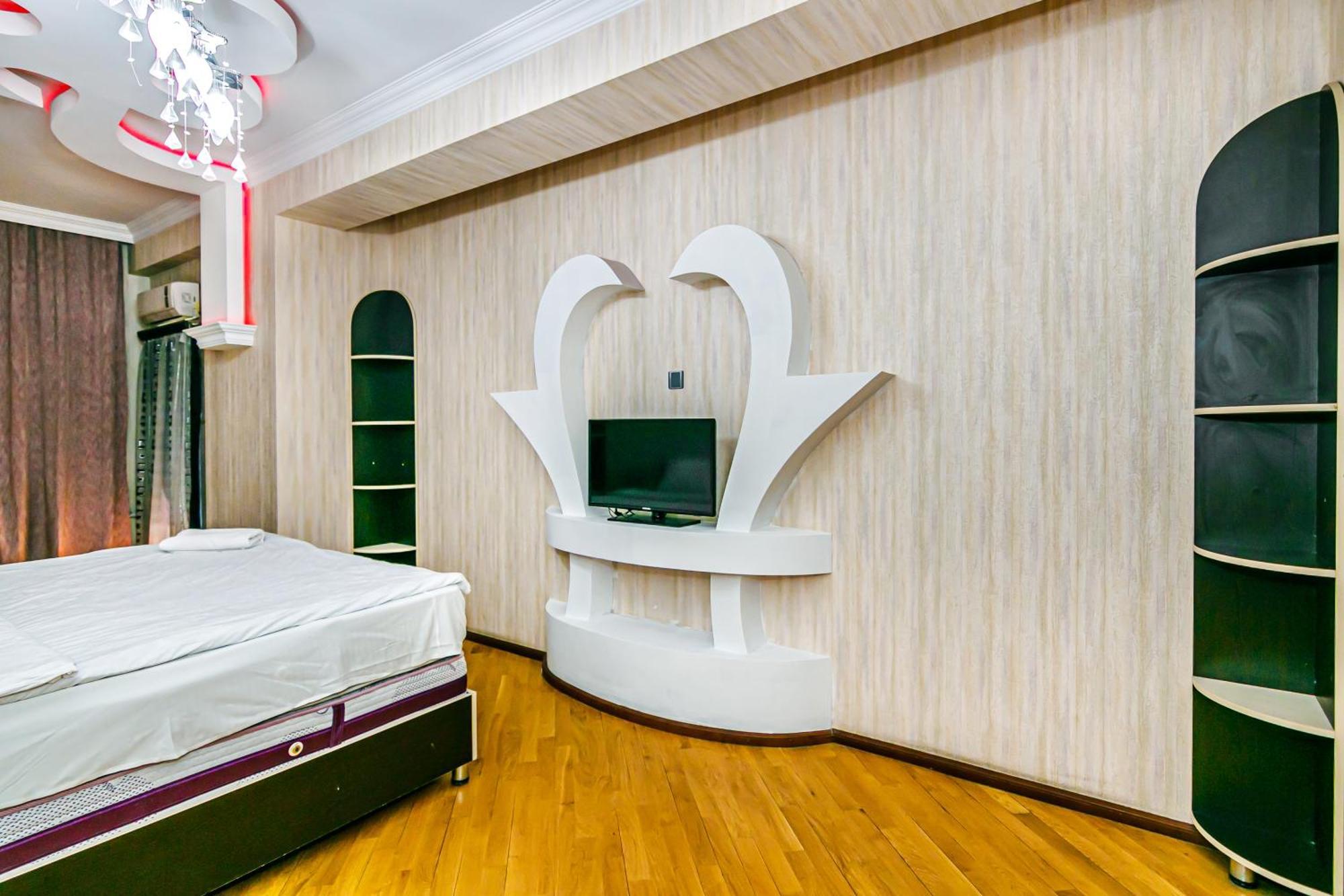 Prestige Near Vip Cresent Mall *