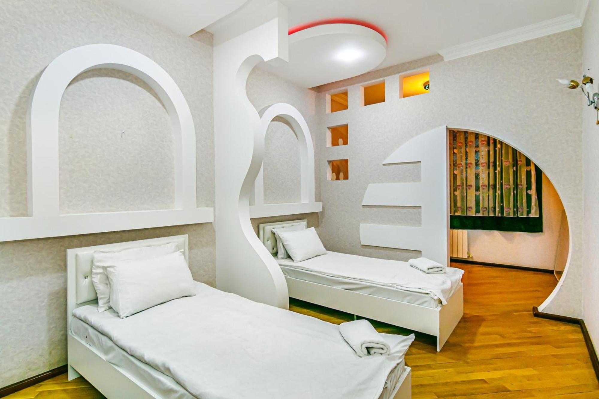 Prestige Near Vip Cresent Mall Apartment