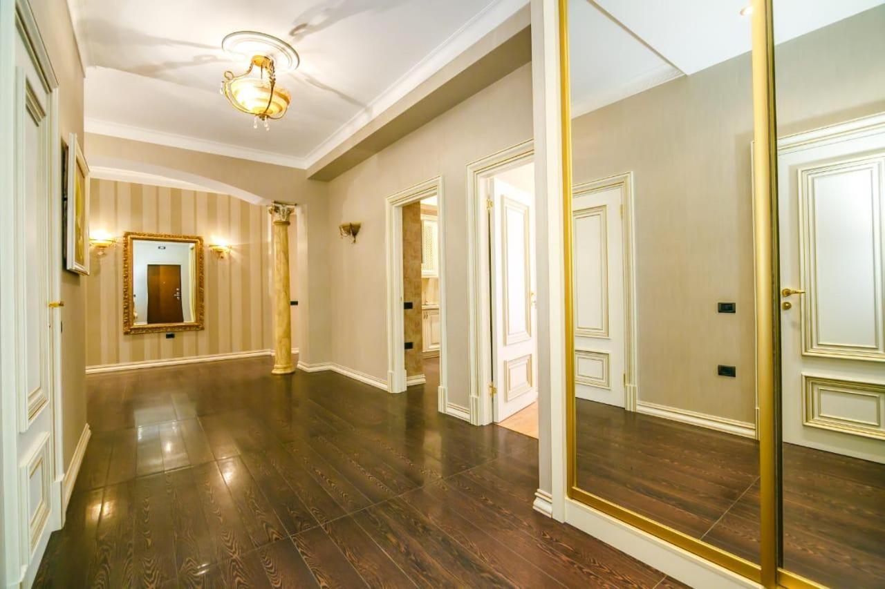Prestige Near Vip Cresent Mall Baku